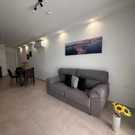 Apartment Court - 3 Bdr Maisonette & 2 Bdr