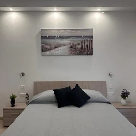 Court - 3 Bdr Maisonette & 2 Bdr